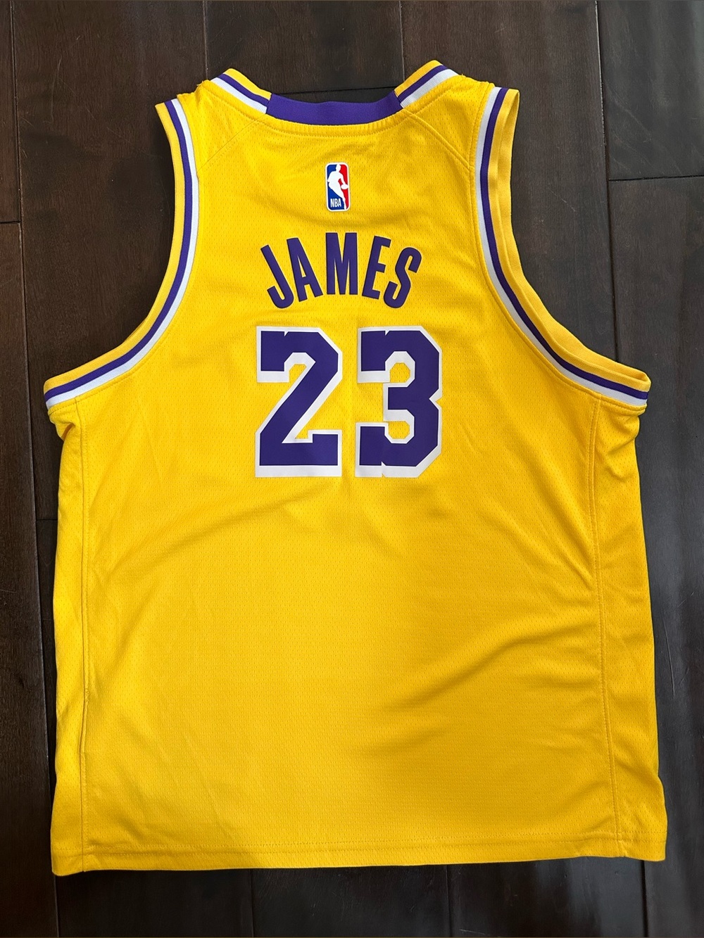 Nike Los Angeles Lakers Lebron James ‘Leave a Legacy’ Swingman Jersey - Picture 10 of 10